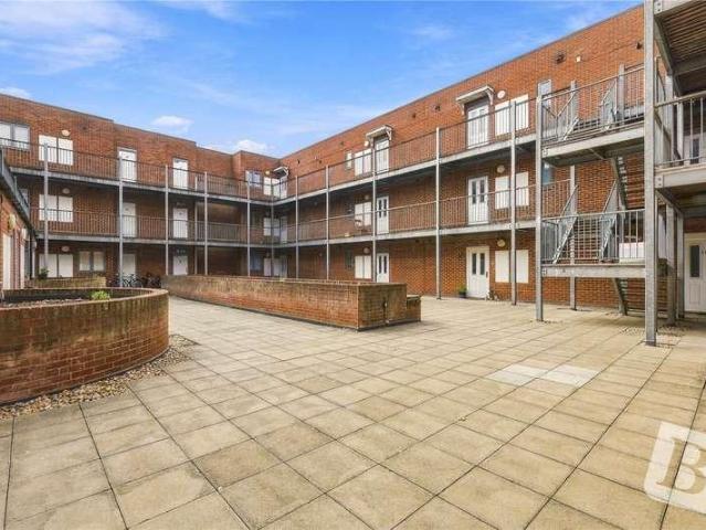 Flat for sale in Moulsham, Chelmsford