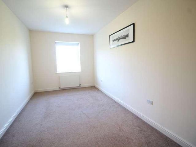 Flat for sale in London Borough of Croydon, Greater London