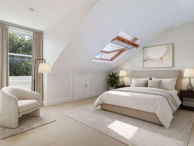 Flat for sale in Maida Vale, Greater London