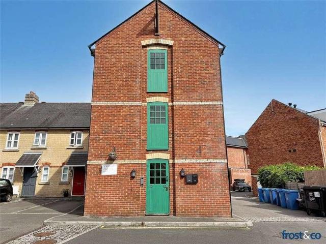 Flat for sale in Poole, Lilliput
