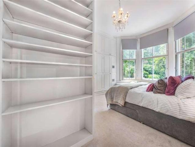 Flat for sale in St. John's Wood, Greater London