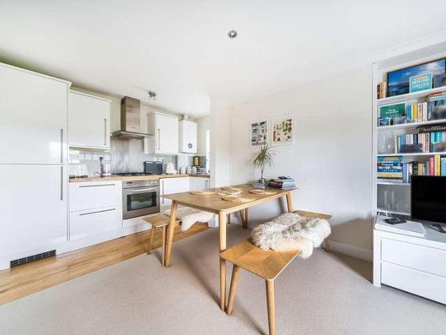 Flat for sale in Broadwater Down, Sandown Park
