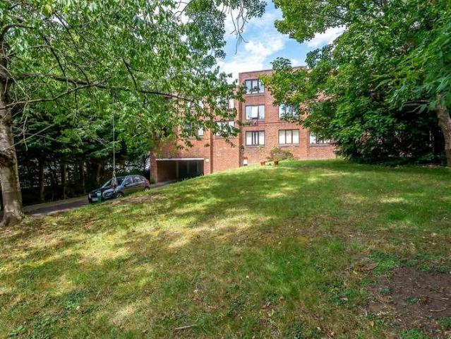 Flat for sale in Beckenham, Beckenham