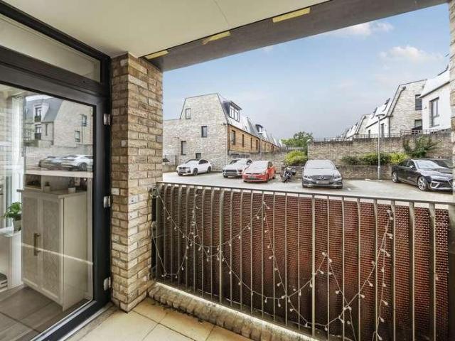 Flat for sale in High Barnet, Isle Of Man