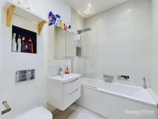 Flat for sale in Daws Hill, Cressex