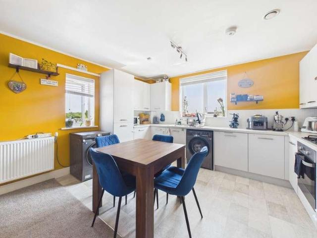 Flat for sale in Locking Parklands, Locking
