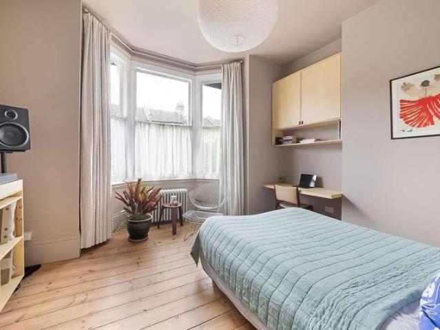 Flat for sale in London Borough of Lewisham, Greater London