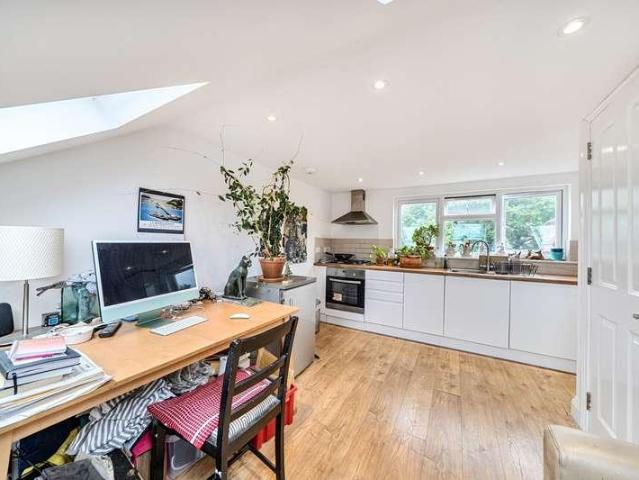 Flat for sale in Wealdstone, Greater London