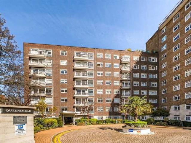 Flat for sale in Belsize Park, Greater London