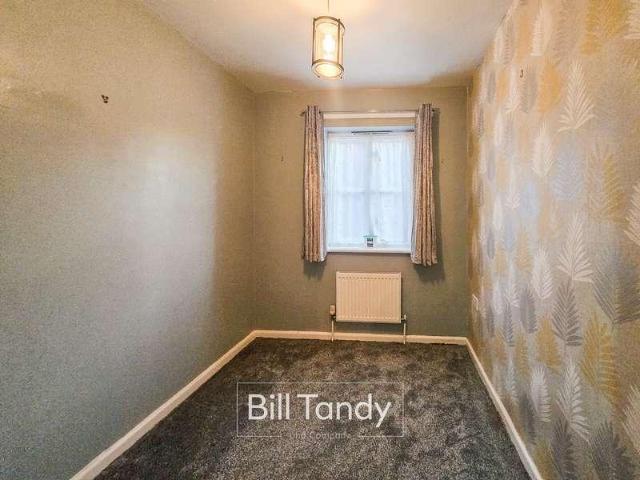 Flat for sale in Lichfield, Boley Park