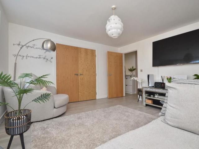 Flat for sale in Feckenham, City Of Bristol