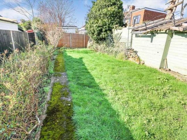 Flat for sale in Slough