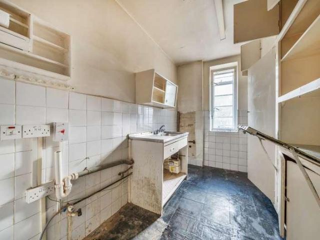 Flat for sale in Belsize Park, Greater London