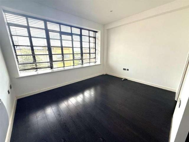 Flat for sale in Farnborough, Hampshire