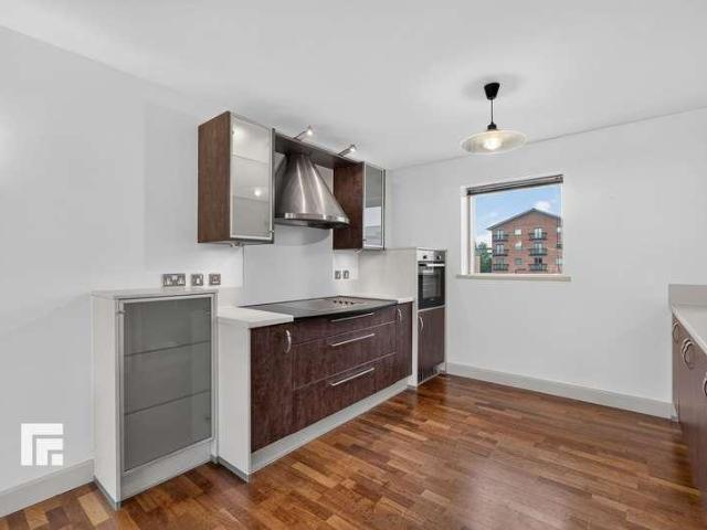 Flat for sale in Cardiff City Centre, Cardiff