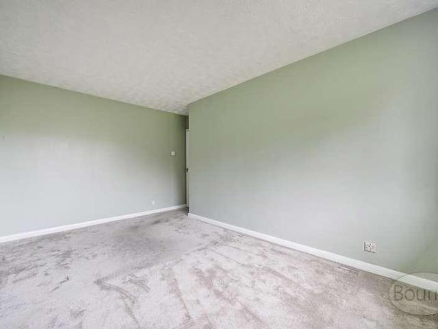Flat for sale in Bolton Low Houses, Hampshire