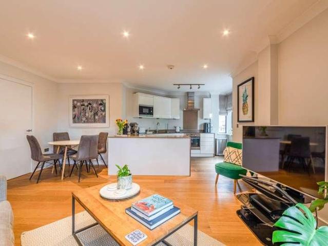 Flat for sale in Woking, Surrey