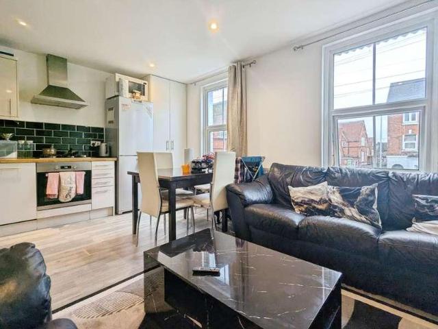 Flat for sale in Reading West, Reading