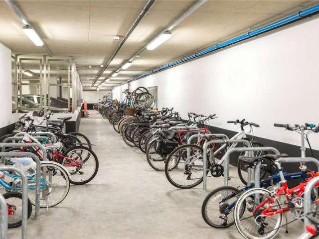 Flat for sale in London Borough of Ealing, Greater London