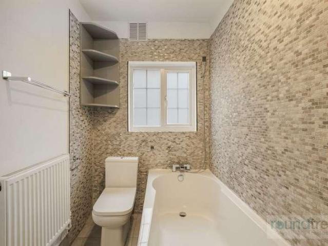 Flat for sale in Hendon, Greater London