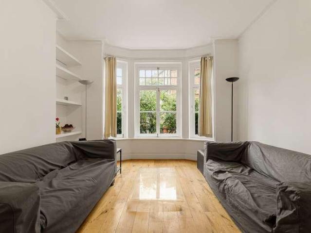 Flat for sale in West Kensington, Greater London