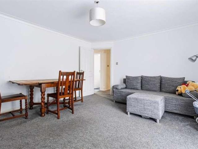 Flat for sale in West Worthing, Worthing