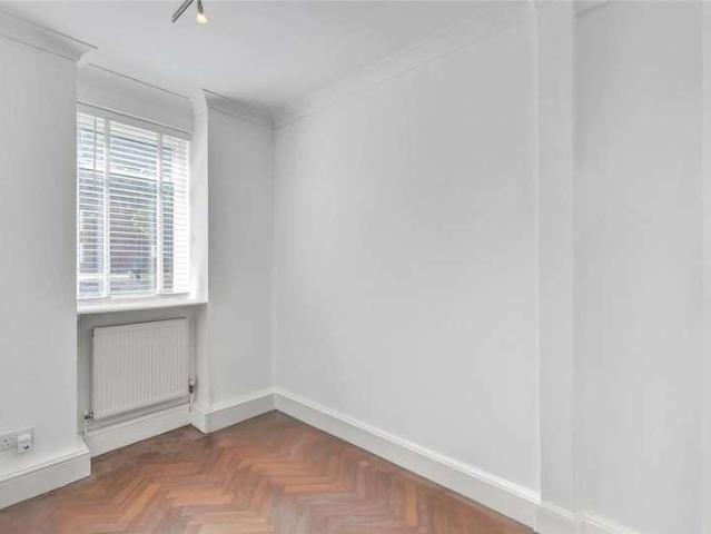 Flat for sale in City of Westminster, Greater London