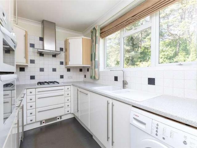Flat for sale in Fole, Surrey