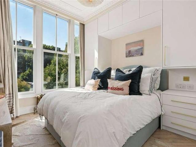 Flat for sale in Notting Hill, Greater London