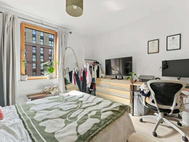 Flat for sale in The Dings, Bristol