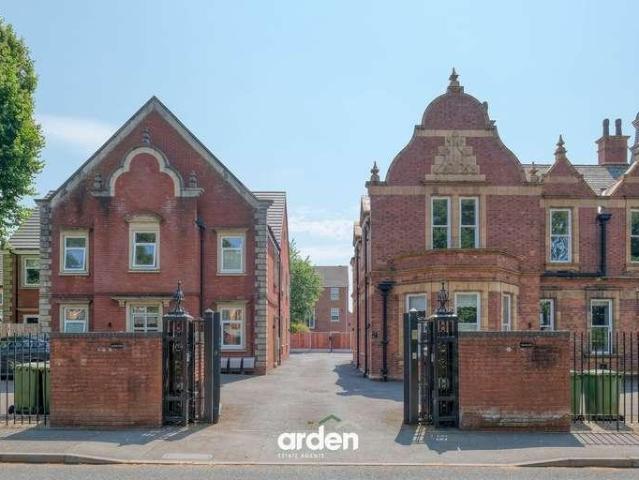 Flat for sale in Bromsgrove