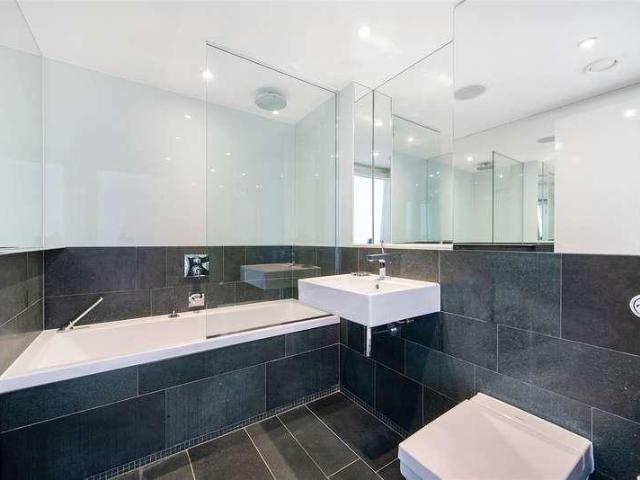 Flat for sale in Pimlico, Greater London