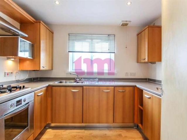 Flat for sale in Grays, Essex