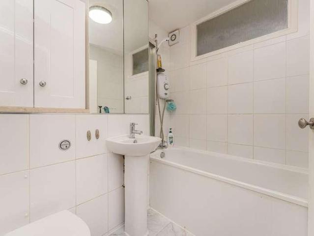 Flat for sale in Greater London