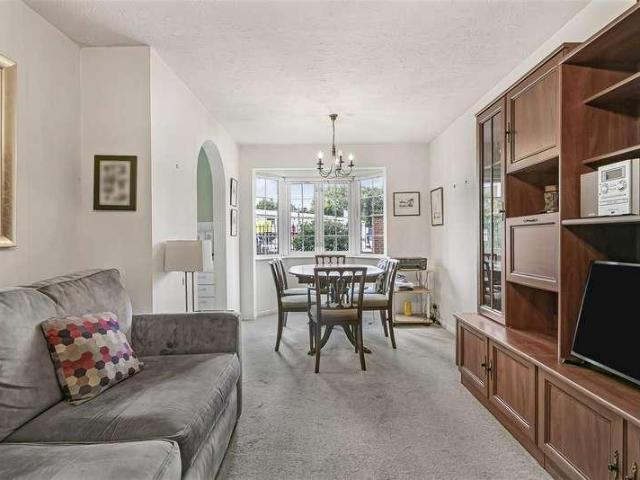 Flat for sale in Norbiton, Greater London