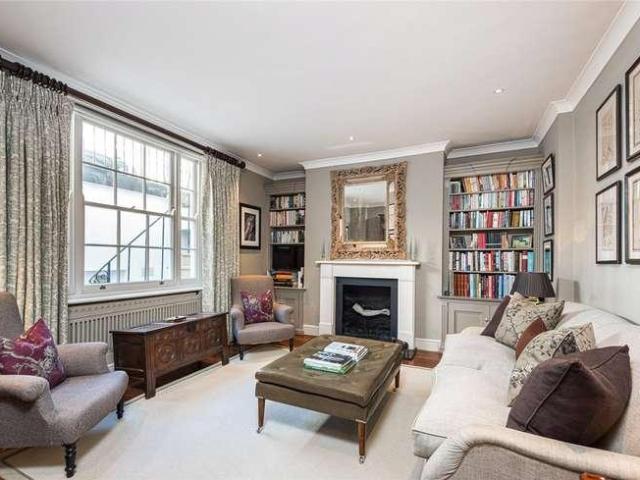 Flat for sale in City of Westminster, Greater London