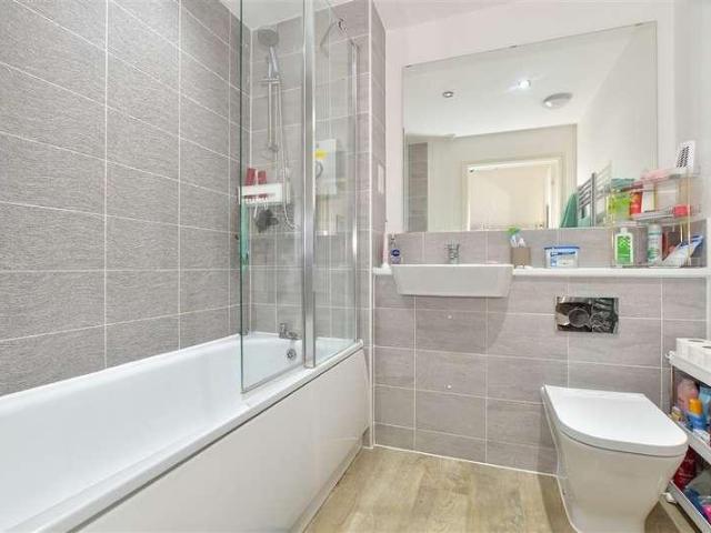 Flat for sale in Greenfields, Red Hill