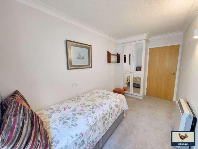Flat for sale in Weir Quay, Devon