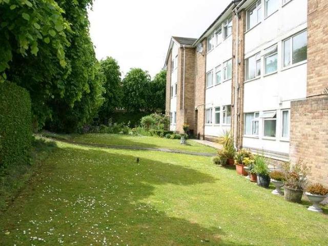 Flat for sale in Salisbury, Wiltshire