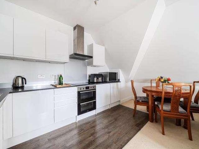 Flat for sale in Winkfield