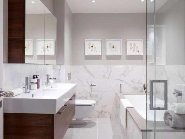 Flat for sale in Hampton Wick, Greater London