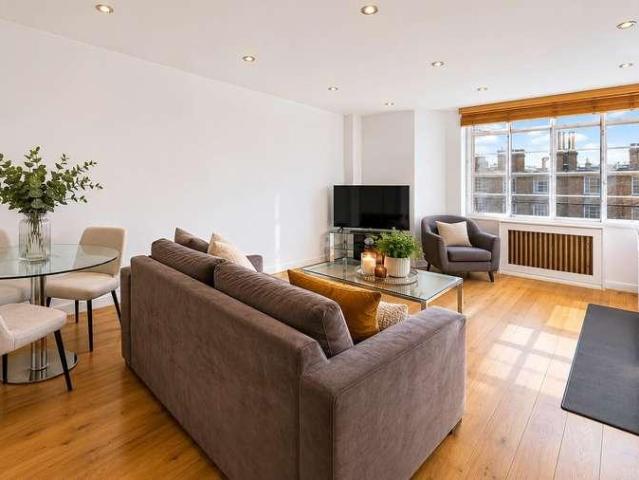 Flat for sale in South Hampstead, Greater London