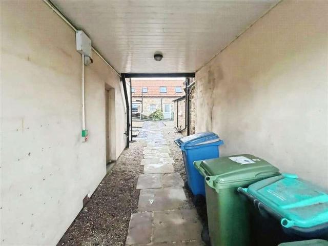 Flat for sale in Potters Corner, East Midlands
