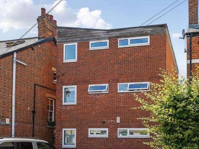 Flat for sale in Robin Hood, The Slade