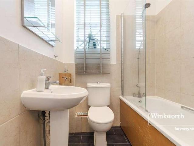 Flat for sale in Pokesdown, Bournemouth