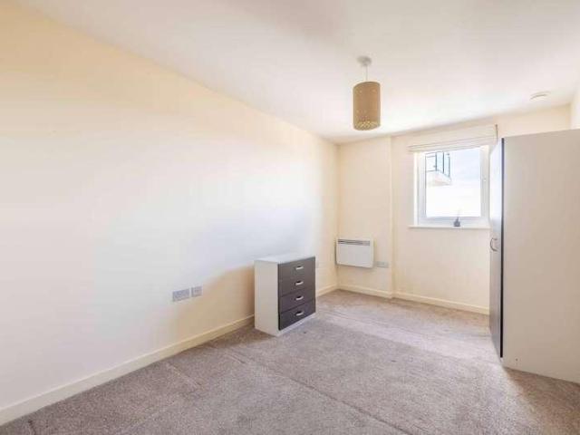 Flat for sale in Slough
