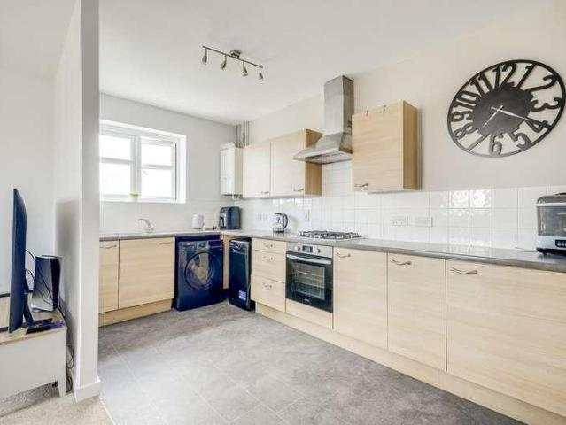 Flat for sale in Leighton-Linslade, Leighton Buzzard