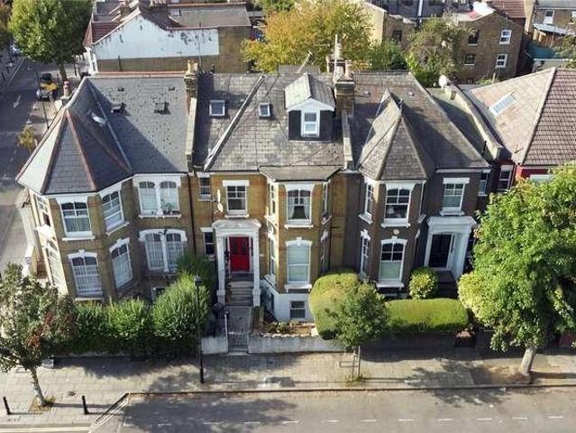 Flat for sale in Upper Clapton, Greater London