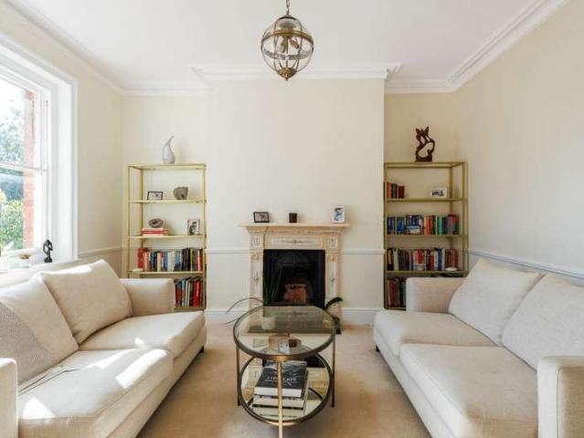 Flat for sale in The Slade, Oxfordshire