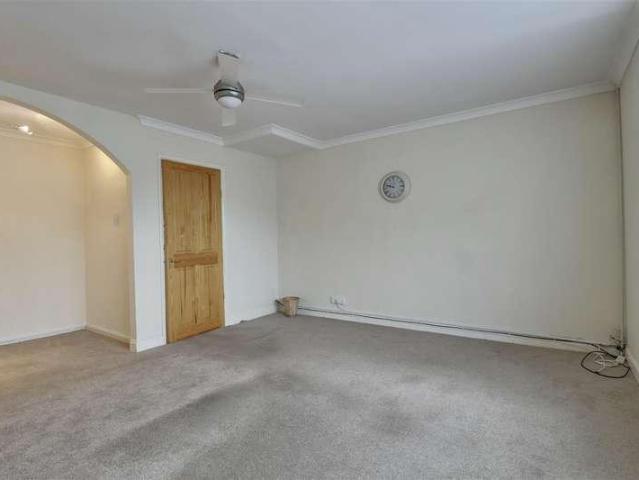 Flat for sale in Spring Vale, Hampshire